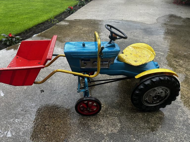 Vintage Tri-ang Tractor Full working order 