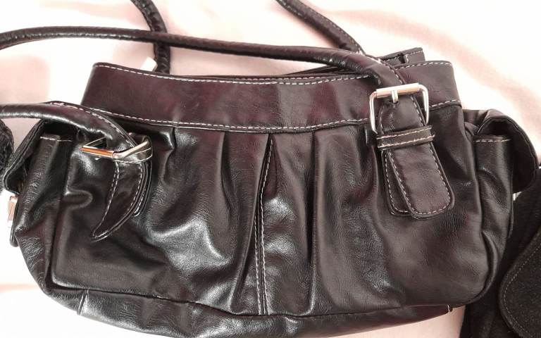 Bag and Purse Bundle. £2/£1 each or bundle £12