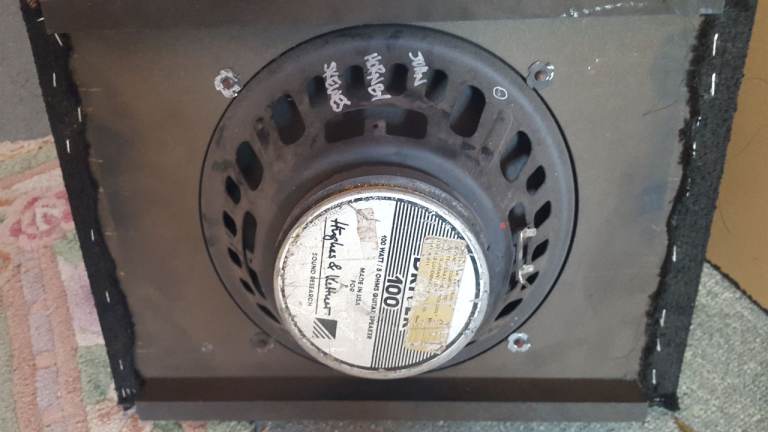 Hughes & Kettner 100 Guitar Speaker – Working Condition