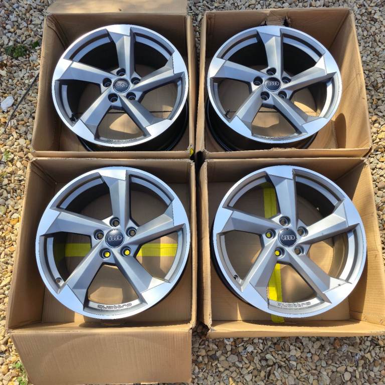 Audi S3 A3 Quattro 18" Alloy Wheels Genuine Caddy Golf 8V0601025DS Rotor