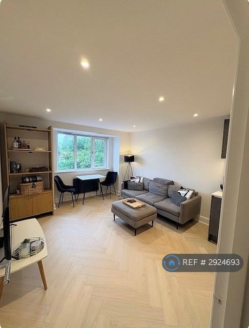 2 bedroom flat in Cassandra Court, London, NW2 (2 bed) (#2924693)