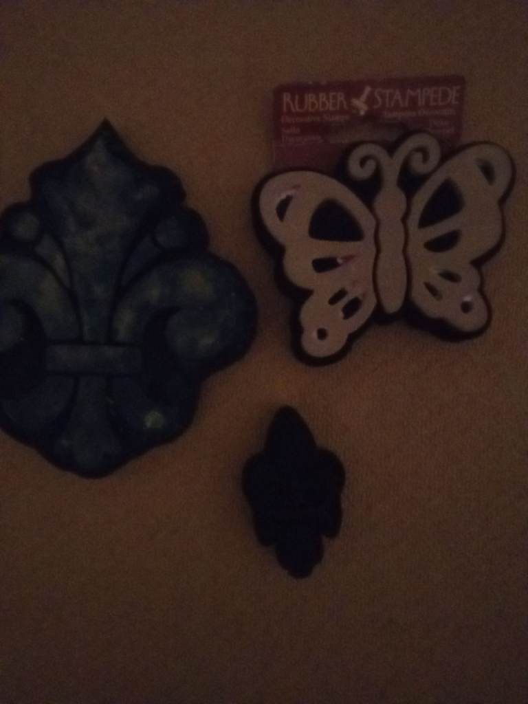 x2 used FLEUR de LIS rubber stampede and x1 new butterfly stamp