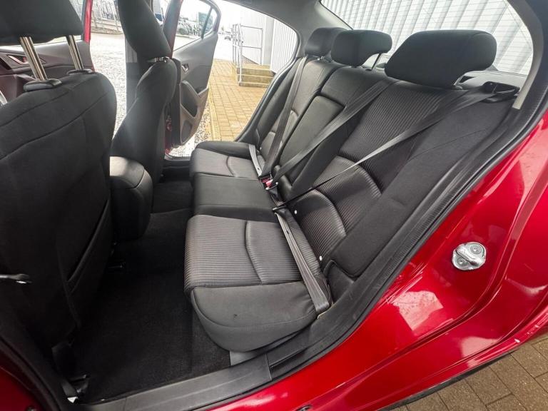 MAZDA MAZDA3 2.2 SKYACTIV-D SE Nav Fastback Euro 6 (s/s) 4dr 2015