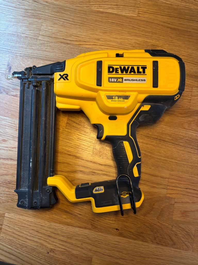 Dewalt Cordless Nail Gun DCN680 15-54mm