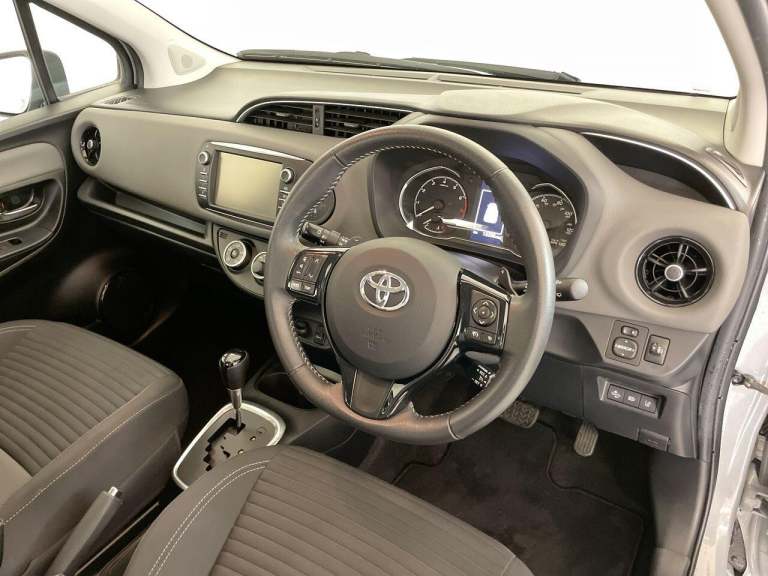 2019 Toyota Yaris 1.5 VVT-i Icon Tech Hatchback 5dr Petrol CVT Euro 6 (111 ps) - SAT NAV + PA HAT...