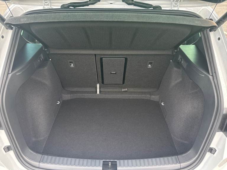 2025 SEAT Ateca 1.5 TSI EVO FR Black Edition 5dr DSG Estate PETROL Automatic