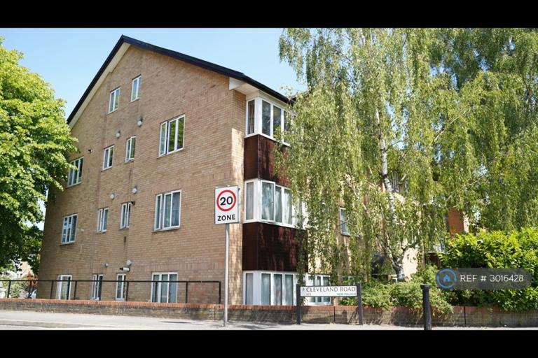 2 bedroom flat in Kingston Road, New Malden, KT3 (2 bed) (#3016428)