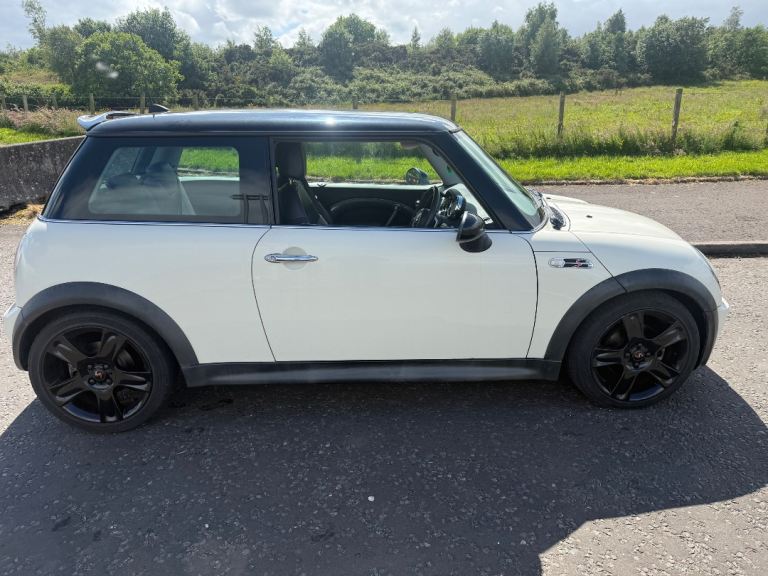 2005 Mini CooperS 1.6 Auto ,50,000 Miles MOT'd 1 year Part History 2 Keys Alloy wheels 