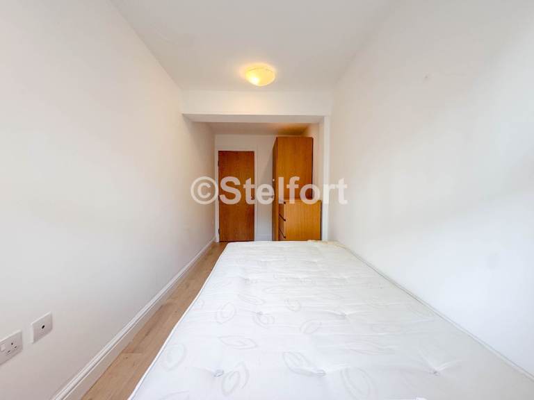 3 bedroom flat in St. John's Grove, London N19