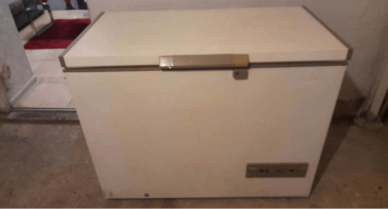 Phillips Chest Freezer with Baskets Good Condition 570 litres can be seen working
