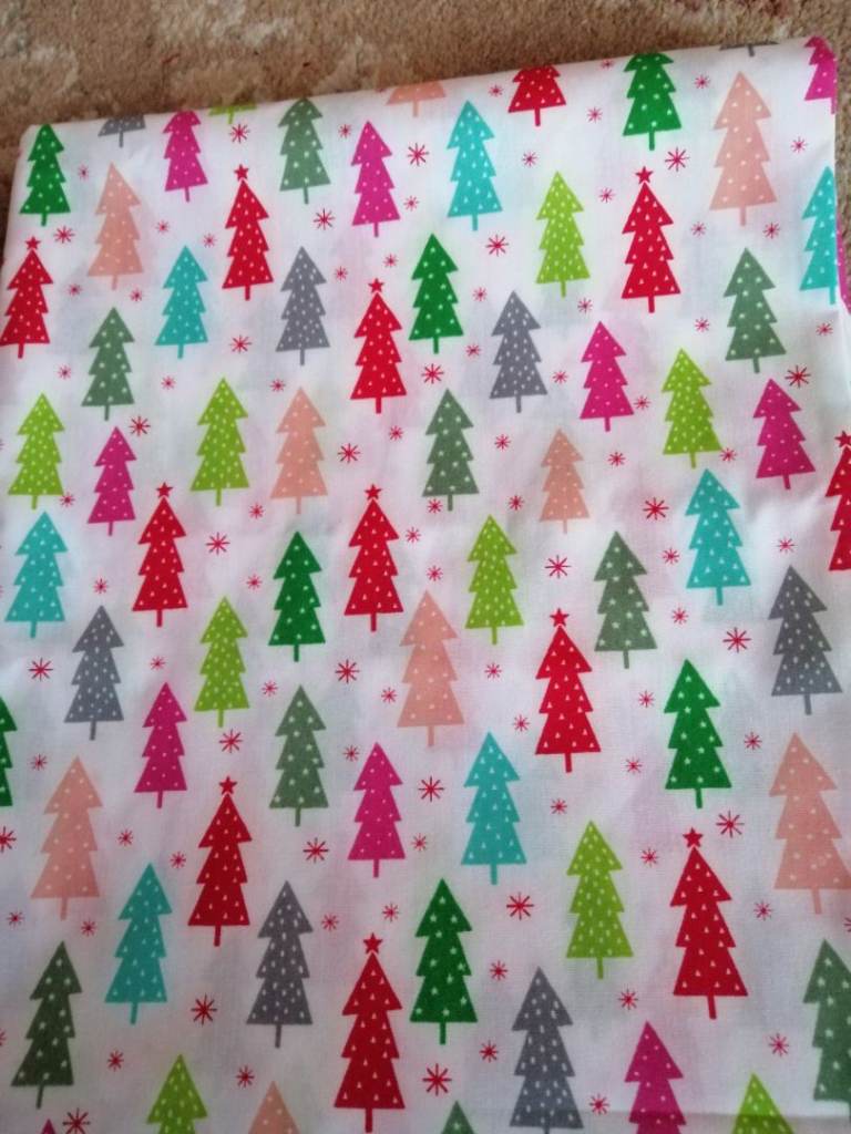 CRAFT FABRIC REMNANT.. CHRISTMAS TREES