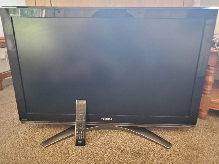 Toshiba 37Z3030D.    37 inch  LCD Colour TV - Black, Good Condition