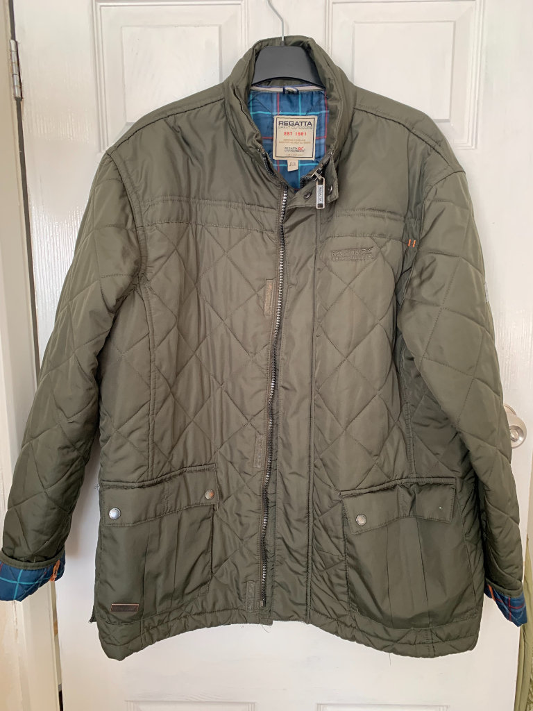 MENS GREEN JACKET XL CHEST 25-L 31 INCH,GOOD COND, POCKET BUTTON MISSING ,PICK UP ONLY SL1 SLOUGH