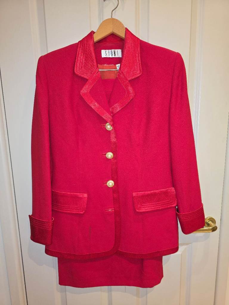 Red Sioni suit - size 8uk