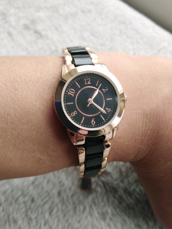 Metal watch  *Brand new*