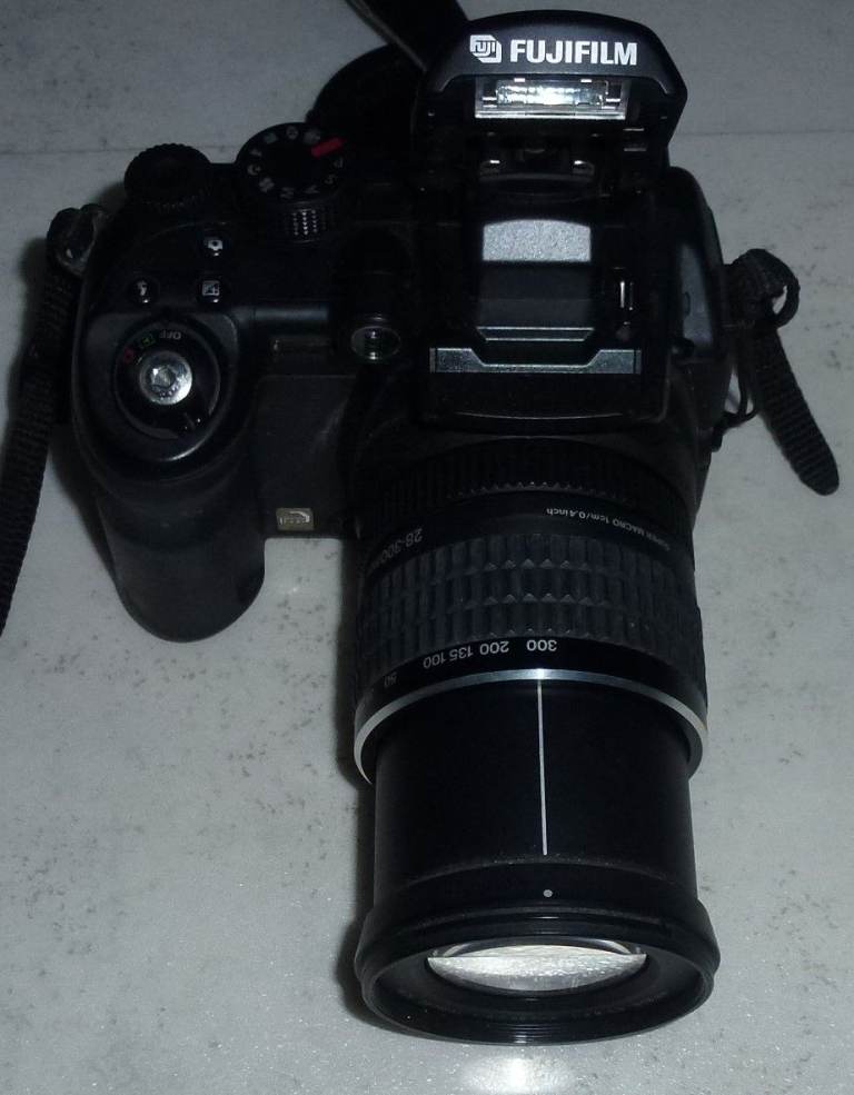 Fuji S9500 Digital Camera, spares or repair.