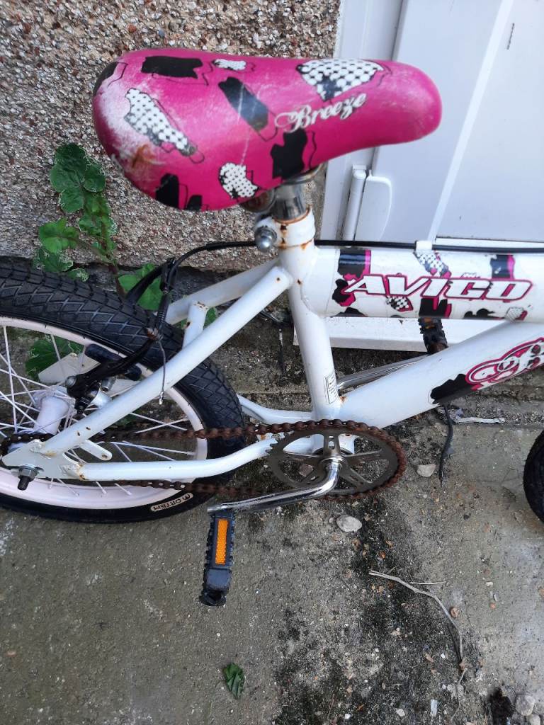 18' girls kids breeze pink & white bicycle. Refurbished