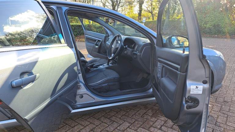 2007 Vauxhall Vectra 2.2 Direct Petrol Automatic – Rare Spec – New MOT – ULEZ Compliant