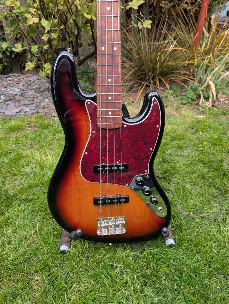 Fender Jazz Vintera 60’s bass