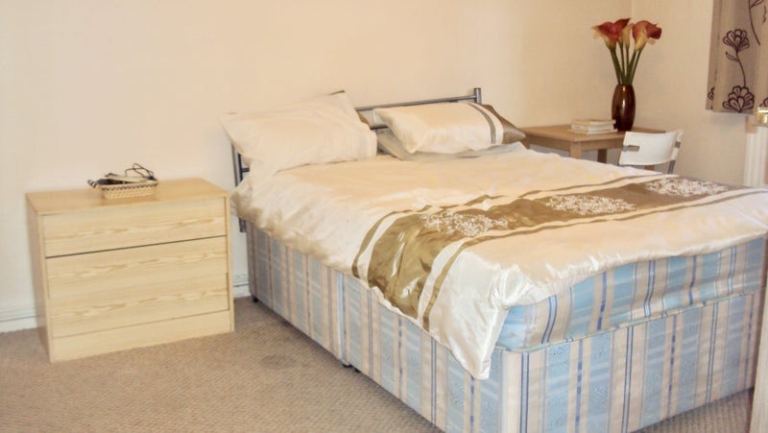 Double   Room   with   only   one   Housemate   to   share   a   House   with   .(Females preferred)