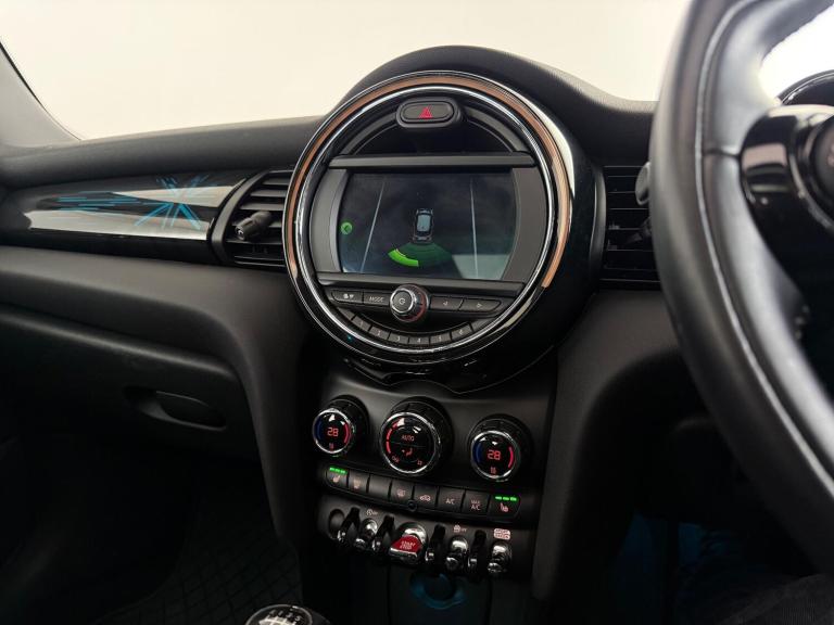 2019 MINI Hatch 1.5 Cooper Exclusive Euro 6 (s/s) 5dr HATCHBACK Petrol Manual