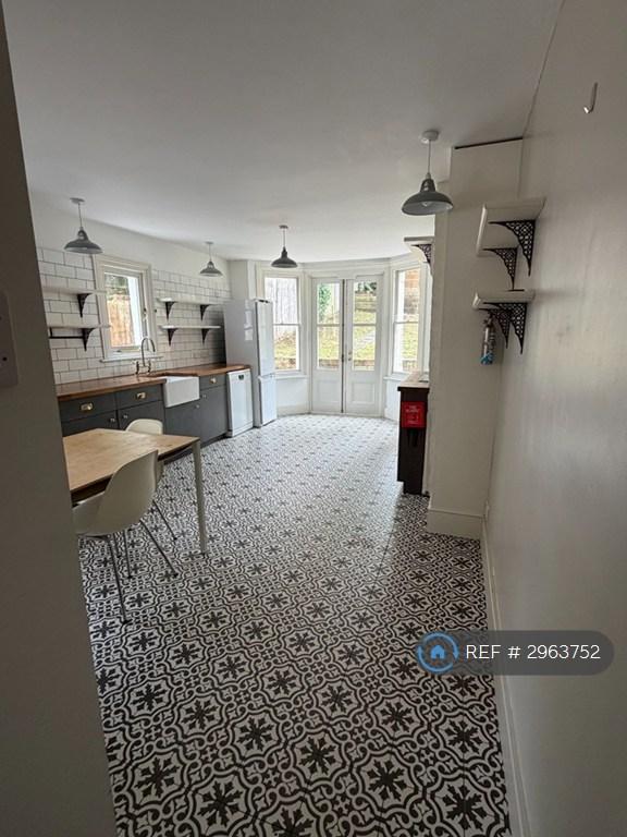 4 bedroom house in Ommaney Road, London, SE14 (4 bed) (#2963752)