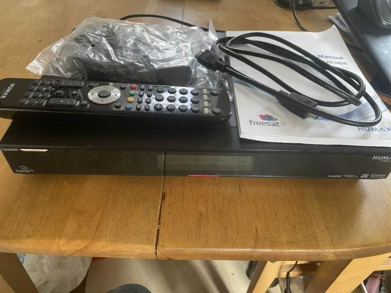 Satellite  HD digital FOXSAT-HDR Recorder with remote,HDMI & scart leads + manual.