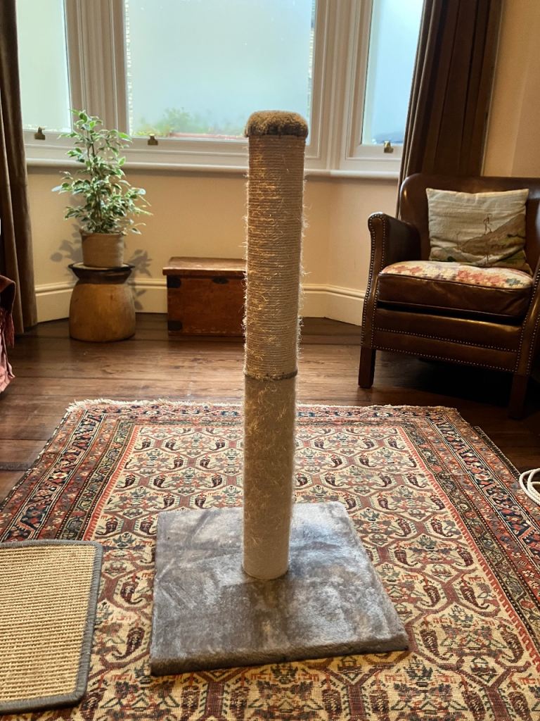 Cat scratchers ( post and mat)