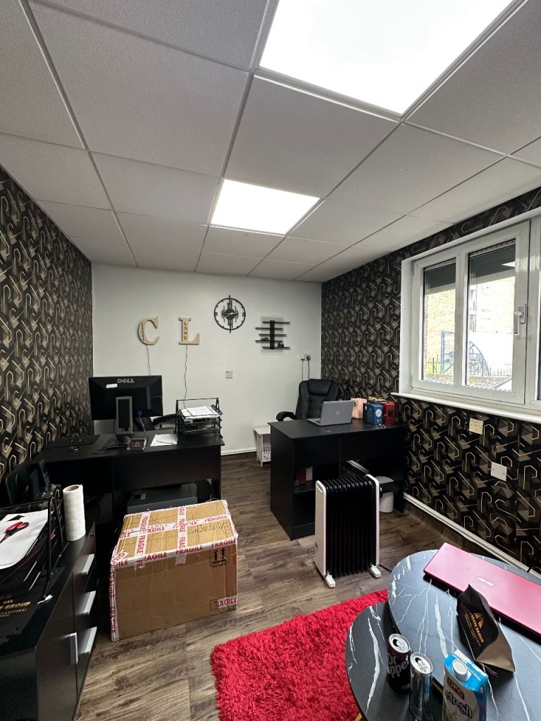 REAR OFFICE PREMISES – LEASE FOR SALE - London E2