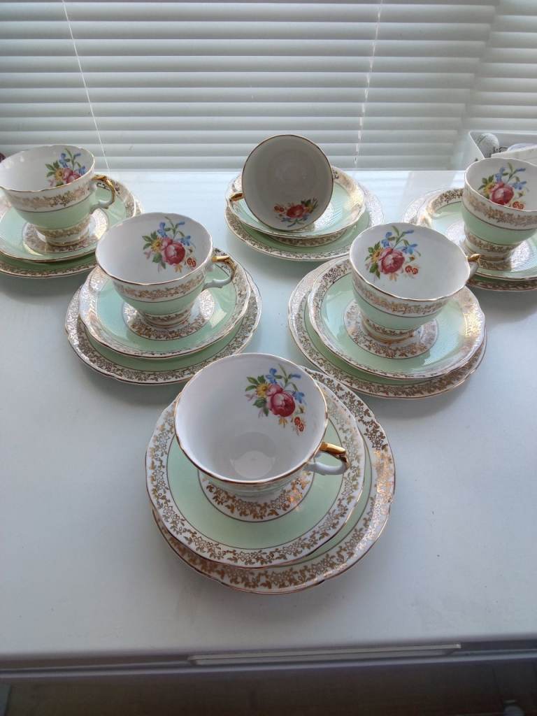 Vintage Green Floral Tea Set - Cups, Saucers, and Plates