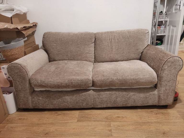 Lovely two seat sofa 💝 adding a blue cover all in great condition ✨