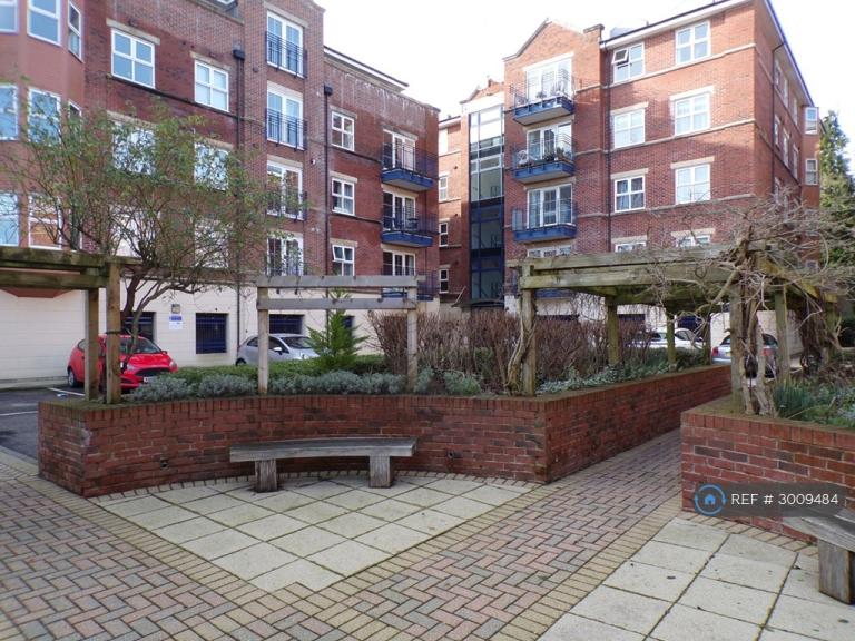 3 bedroom flat in Far Headingley / Weetwood, Leeds, LS16 (3 bed) (#3009484)