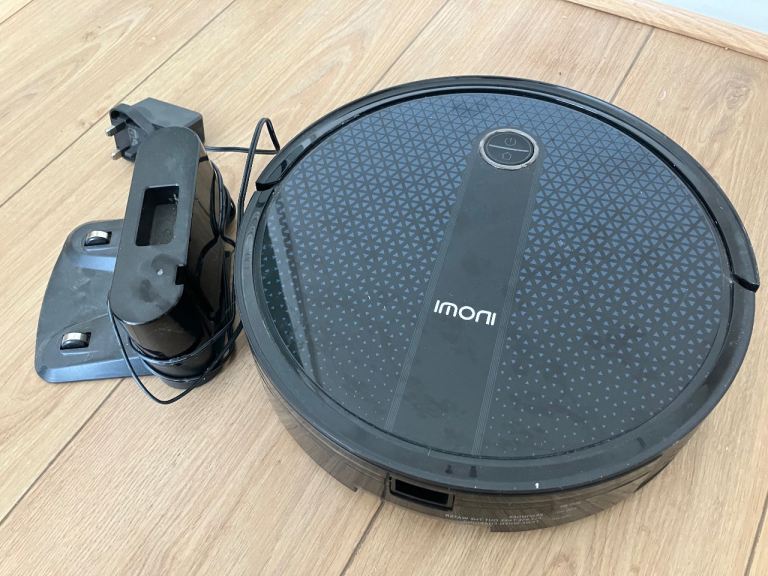 Robot vacuum cleaners 