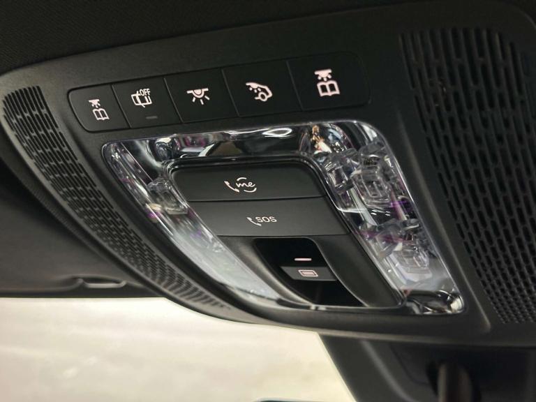 2021 Mercedes-Benz GLB 2.0 GLB 220 AMG Line Premium+ D 4Matic Auto 4WD 5dr SUV Diesel Automatic