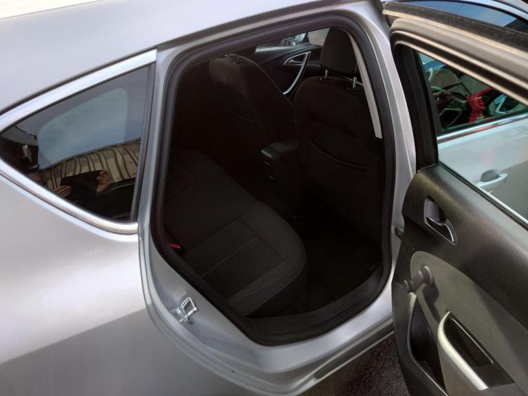 2012 Vauxhall Astra 1.6 16v SRi Euro 5 5dr HATCHBACK Petrol Manual