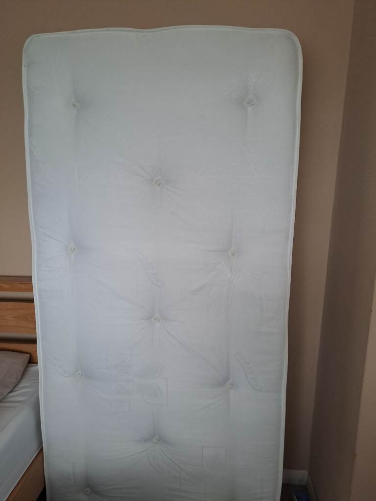 Sydenham Beds York Orthopaedic Mattress – White, Good Condition