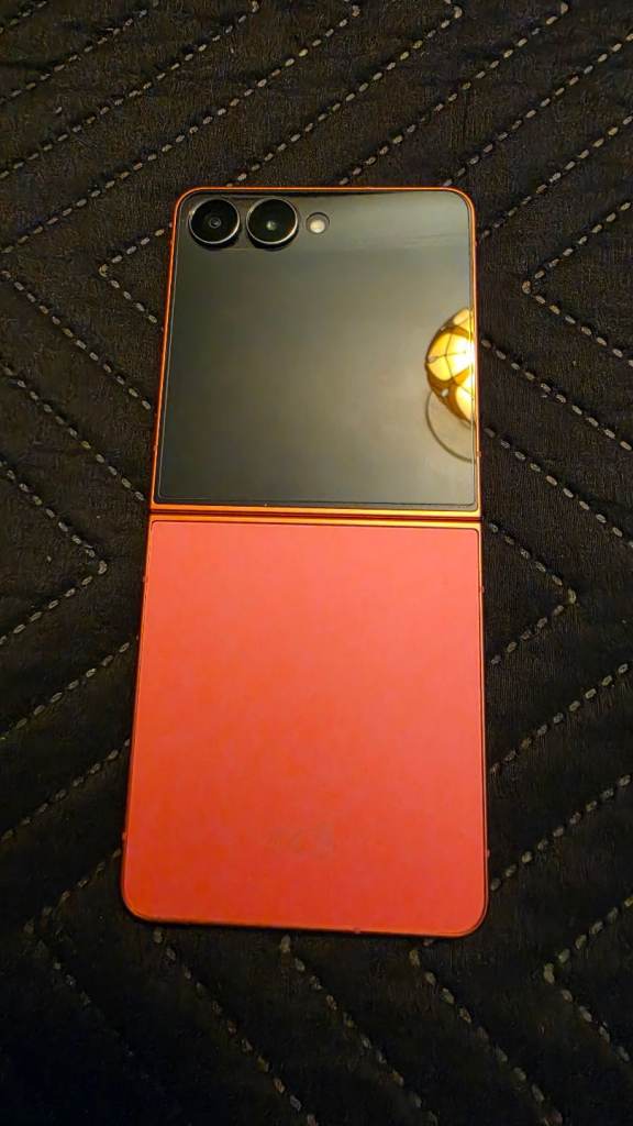 Galaxy Z flip 7 512gb (collection in London)