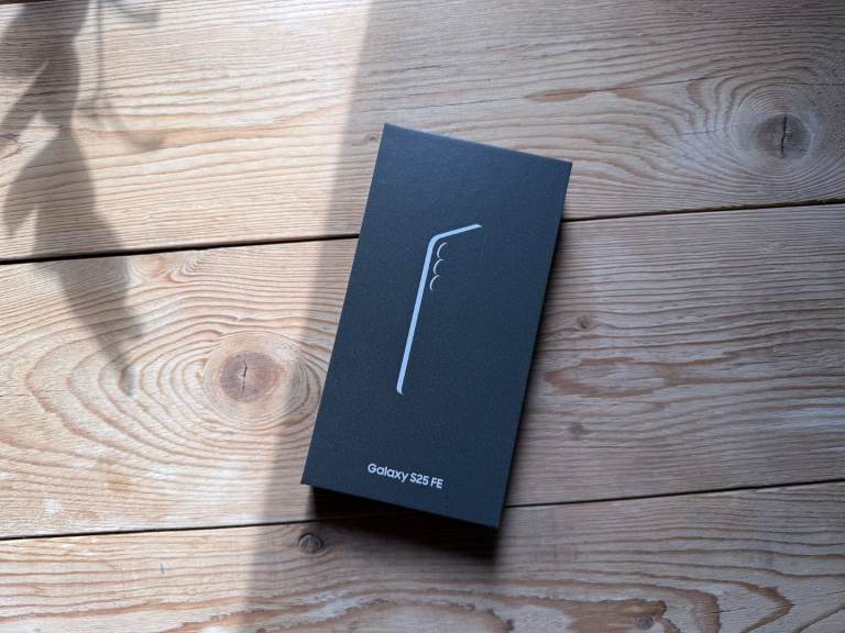 Brand New Samsung Galaxy S25FE Unlocked One Year Samsung Warranty 