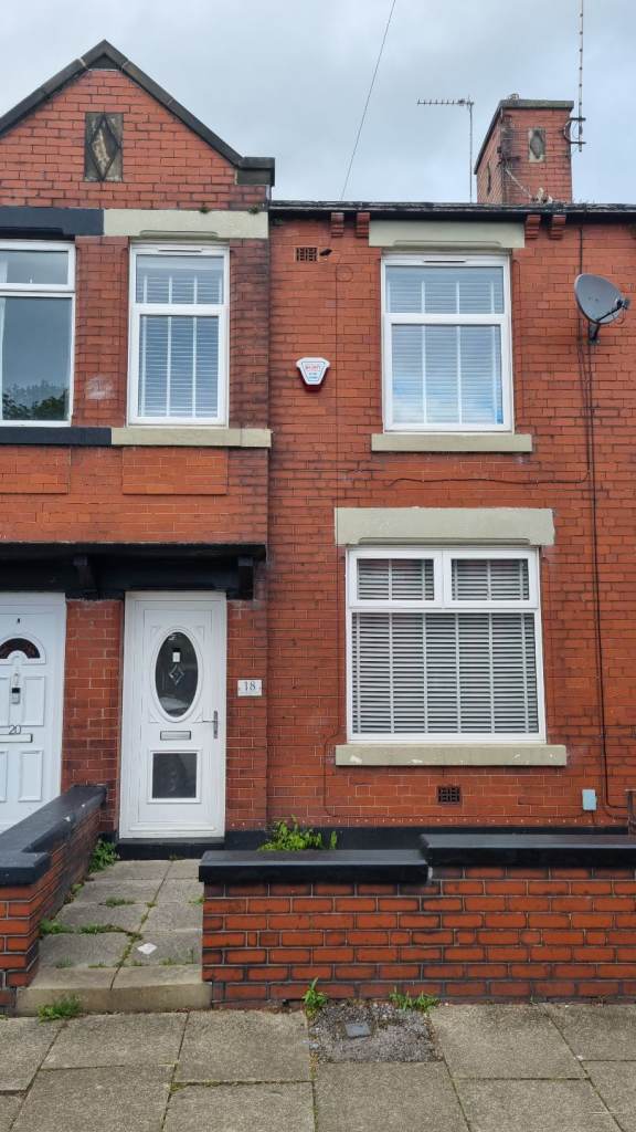 3 Bed Terrace in Passmonds/Meanwood Rochdale.