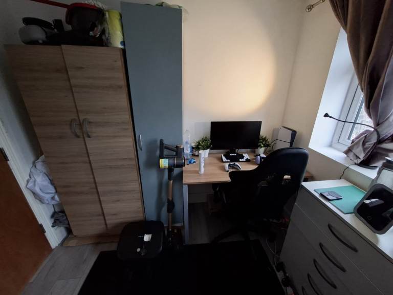 2 Nice Double Room to Rent –2 Mins Walk to Gants Hill Station