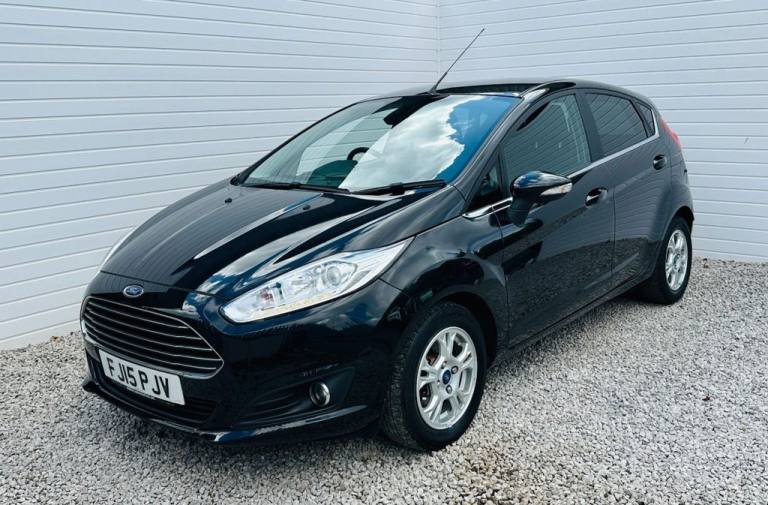2015 Ford Fiesta 1.6 TDCi ECOnetic Titanium Hatchback 5dr Diesel Manual Euro 5 (s/s) (95 ps) Hatc...