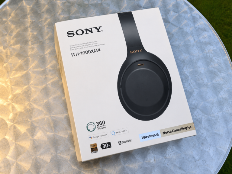 Sony WH-1000XM4 Wireless Noise Cancelling Headphones Black with case Excellent Condition