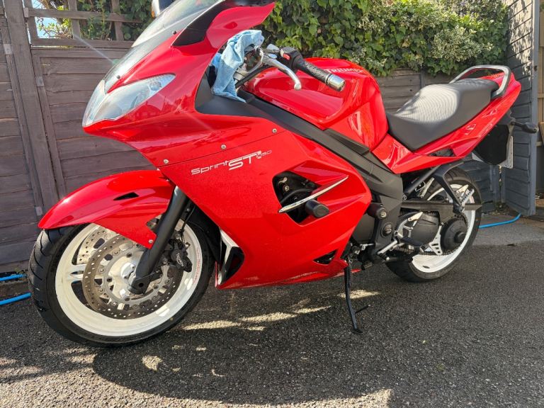 Triumph, SPRINT, 2011, 1050 (cc)