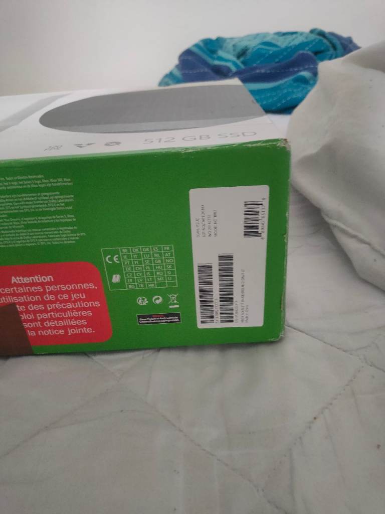 Xbox Series S – Complete with box, controller, HDMI & power cable