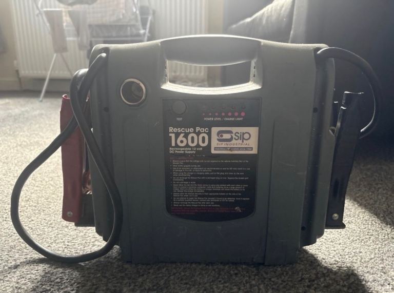 Car jump pack 