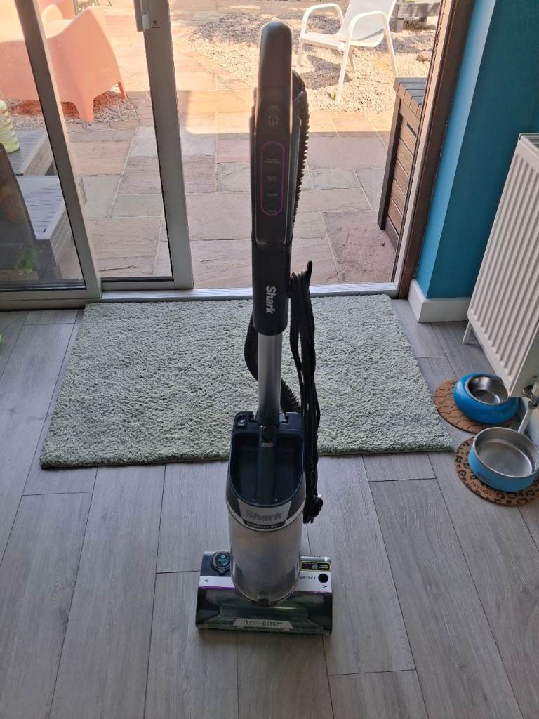 Shark AZ3900 vacume cleaner