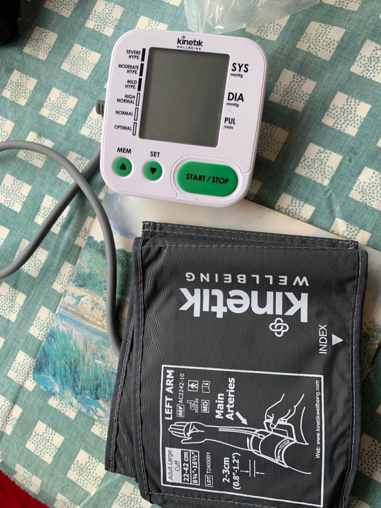Blood pressure monitor 