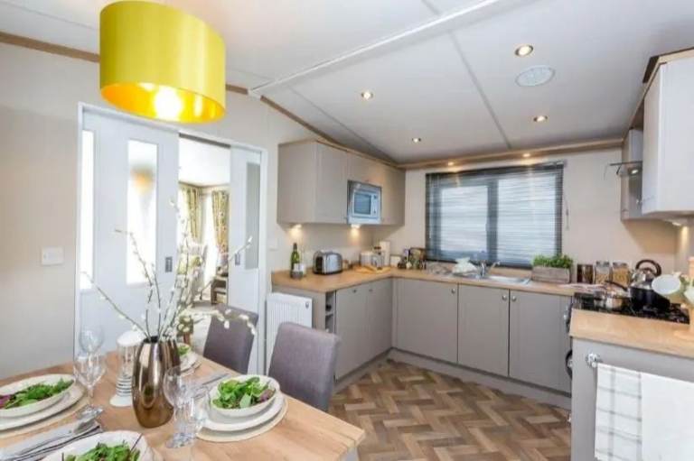 REDUCED HOLIDAY HOME IN CORNWALL! | 12 Month Park