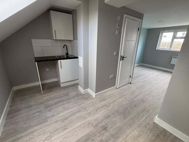 NO DEPOSIT! Brand new studio with a shared kitchen