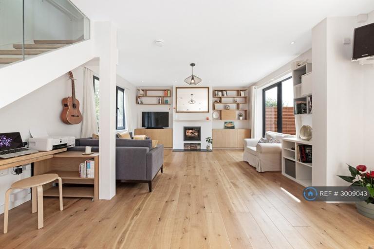 4 bedroom house in Lowther Hill, London, SE23 (4 bed) (#3009043)